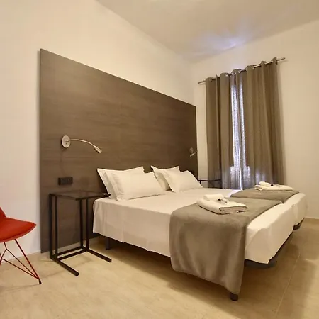 Hostel Quart Youth Hostel&apartments *