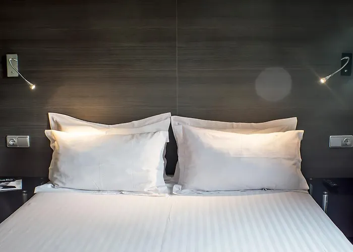 Quart Youth & Ostello Valenza