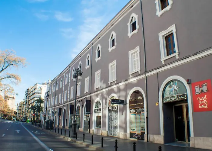 Quart Youth & Auberge de jeunesse *