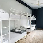 Hostel Quart Youth & *