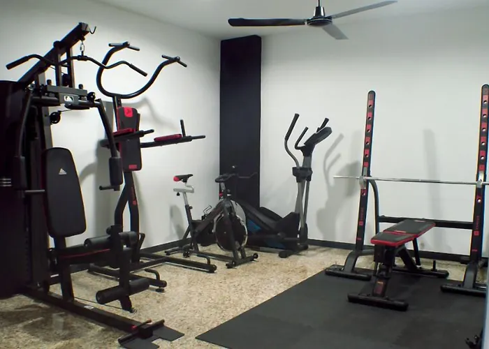 Hostel Quart Youth & *