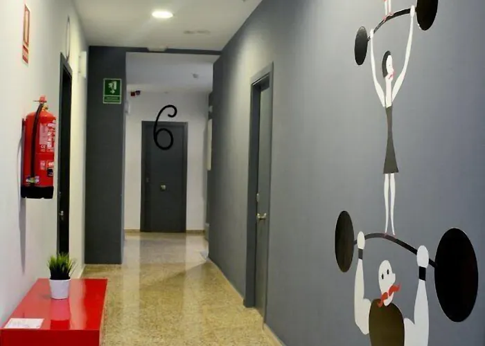 Quart Youth & Hostel *