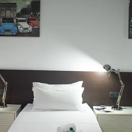 Quart Youth & Хостел