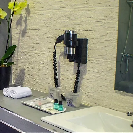 Quart Youth & Хостел