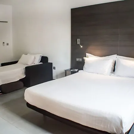 Quart Youth & Хостел Валенсия