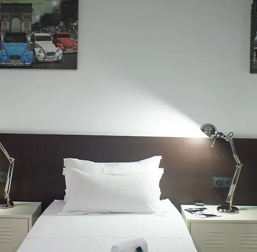 Quart Youth & Хостел